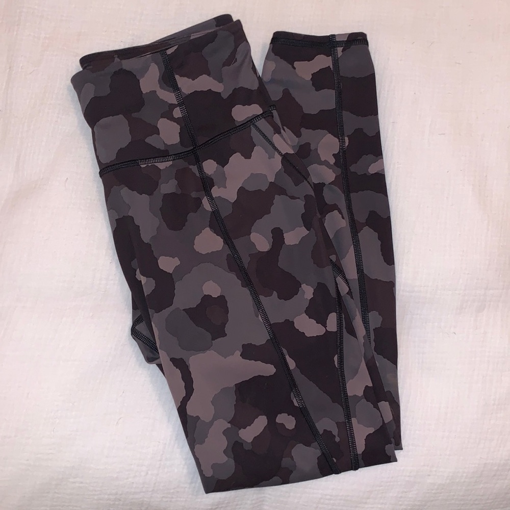 Athleta Lightning Camo 7/8 Tight